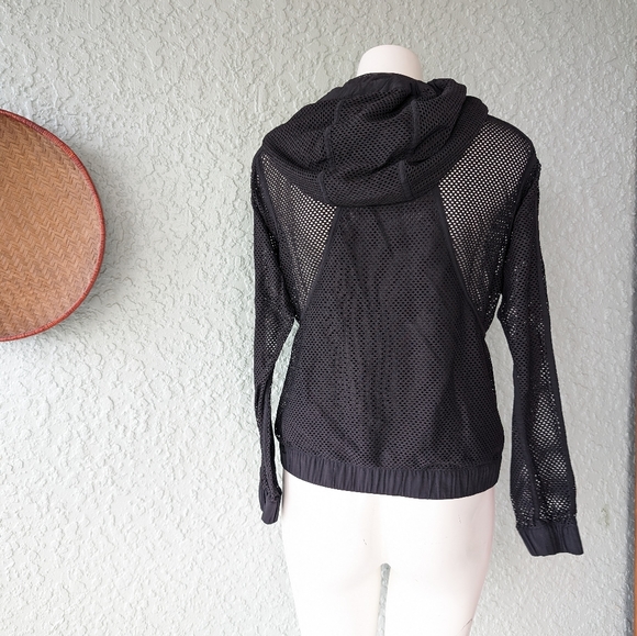 Lululemon Relaxed Fit Mesh Jacket women's size‎ 2 - Picture 3 of 7